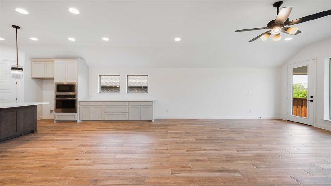 Spacious, unfurnished interior of a new home in Hillstead, Lavon (Image 16).