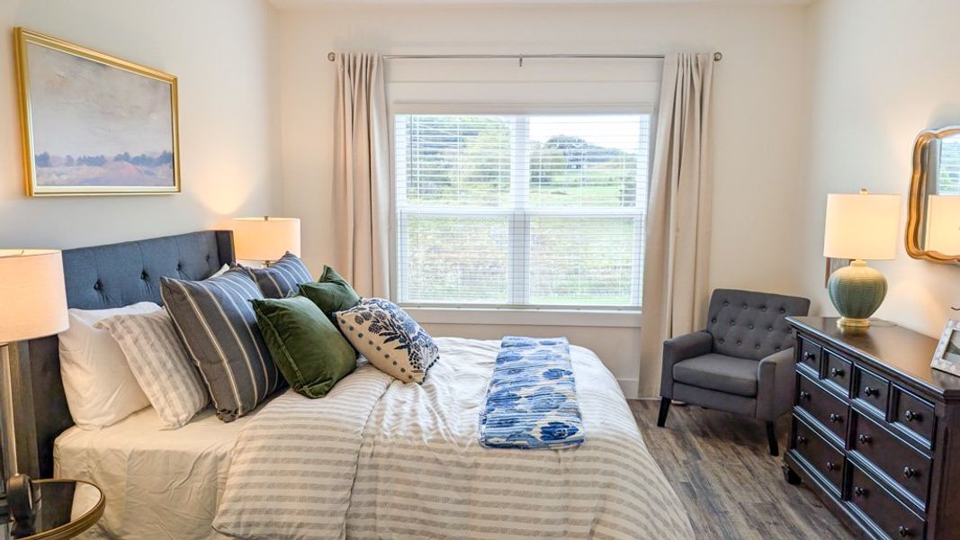 Furnished interior view inside a new home in Saint Andrews Garth, Kingsport (Image 15).