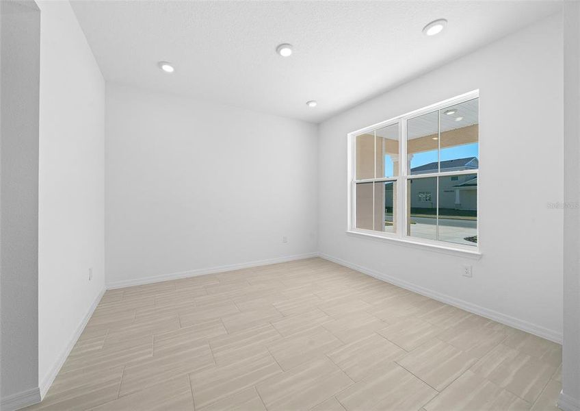 Spacious, unfurnished interior of a new home in , Ocala (Image 34).