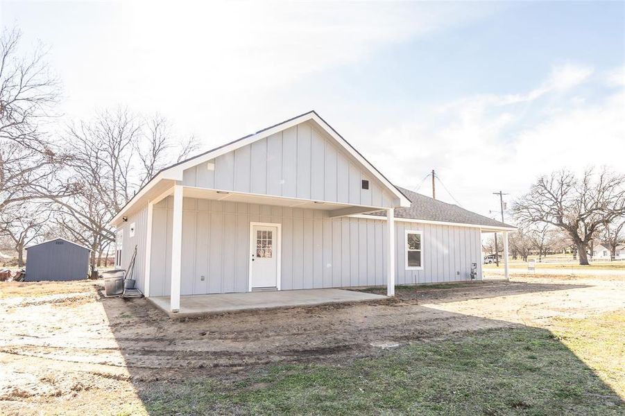 Exterior details and patio area of a home in , Nocona (Image 22).