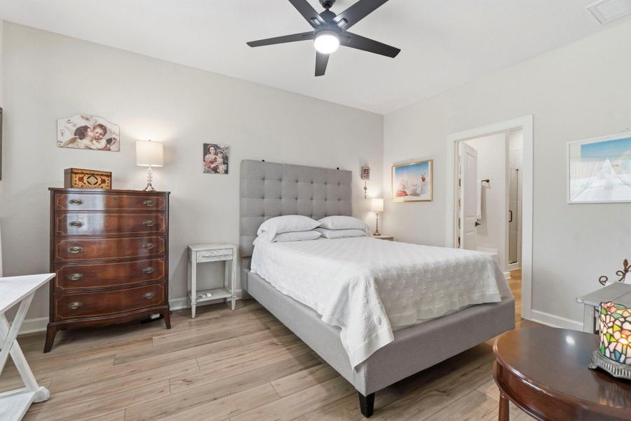 Furnished interior view inside a new home in Wedgewood Forest, Conroe (Image 15).