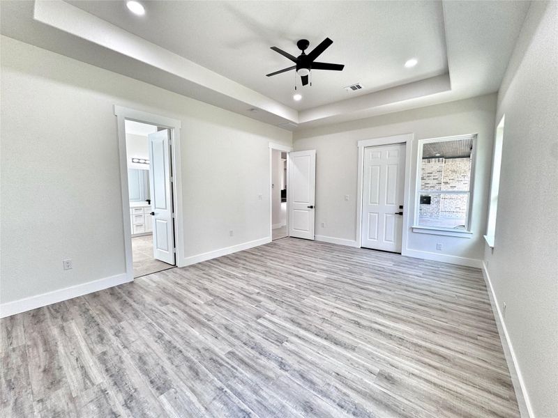 Spacious, unfurnished interior of a new home in , Dayton (Image 26).