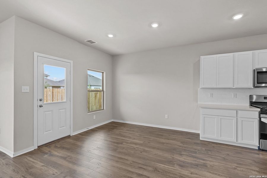 Spacious, unfurnished interior of a new home in Summerlin, San Antonio (Image 26). Spacious, unfurnished interior of a new home in Summerlin, San Antonio (Image 26).