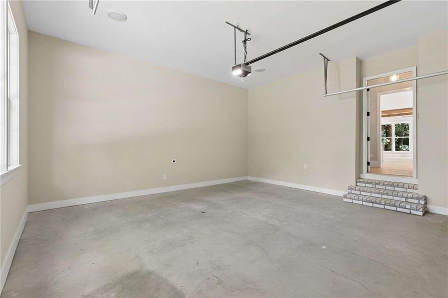 Spacious, unfurnished interior of a new home in , Atlanta (Image 49). Spacious, unfurnished interior of a new home in , Atlanta (Image 49).