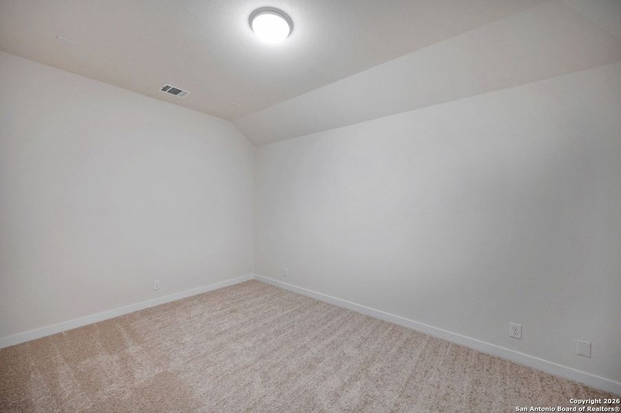 Spacious, unfurnished interior of a new home in The Crossvine, Schertz (Image 18).