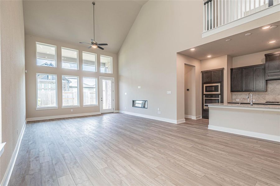 Spacious, unfurnished interior of a new home in , Fulshear (Image 21). Spacious, unfurnished interior of a new home in , Fulshear (Image 21).
