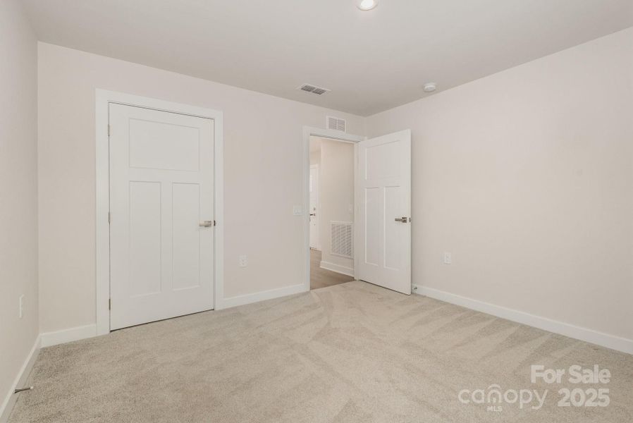 Spacious, unfurnished interior of a new home in , Greenville (Image 26).