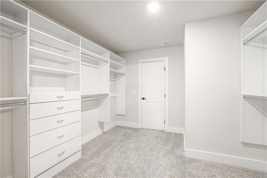Spacious, unfurnished interior of a new home in , Jefferson (Image 54).