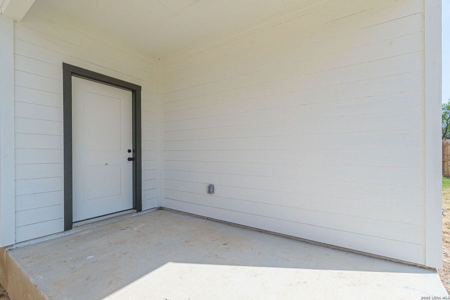 Exterior details and patio area of a home in , Jourdanton (Image 20). Exterior details and patio area of a home in , Jourdanton (Image 20).