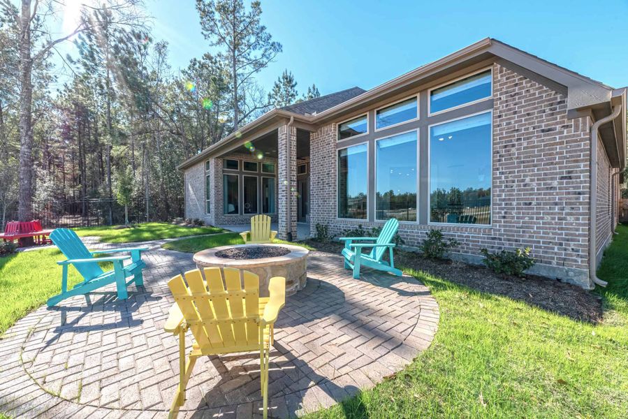 Representative exterior details of a home built from the 4290 by Ravenna Homes in Artavia 70′, Conroe (Image 25). Representative exterior details of a home built from the 4290 by Ravenna Homes in Artavia 70′, Conroe (Image 25).