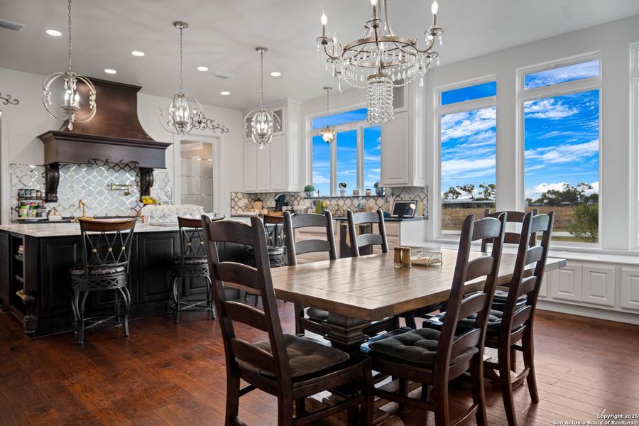 Furnished interior view inside a new home in , Kenedy (Image 37).