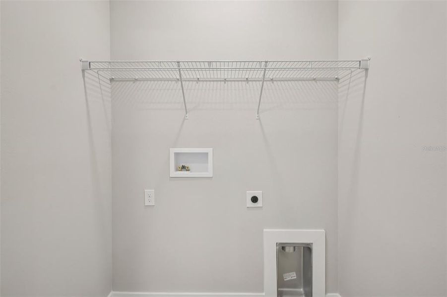 Spacious, unfurnished interior of a new home in Lagoon Residences at Epperson, Wesley Chapel (Image 17).