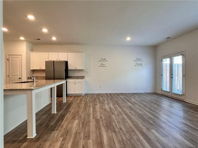 Spacious, unfurnished interior of a new home in , Suwanee (Image 40).