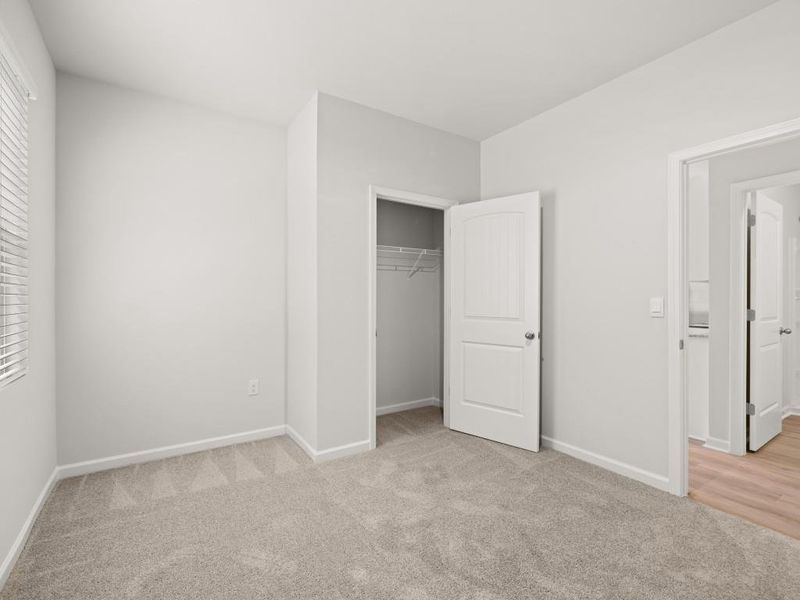 Spacious, unfurnished interior of a new home in Oakleigh Glen, Dallas (Image 28).