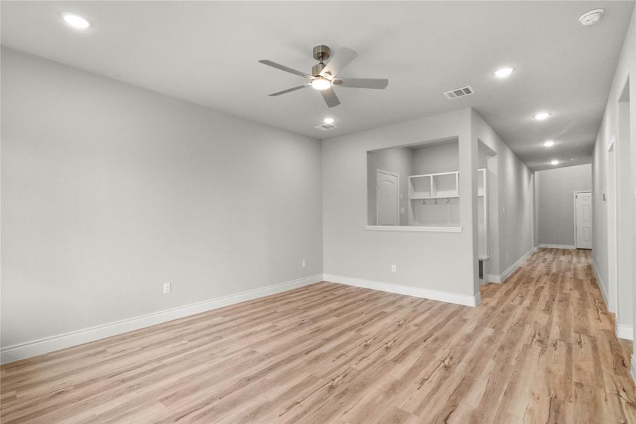 Spacious, unfurnished interior of a new home in , Texas City (Image 26). Spacious, unfurnished interior of a new home in , Texas City (Image 26).