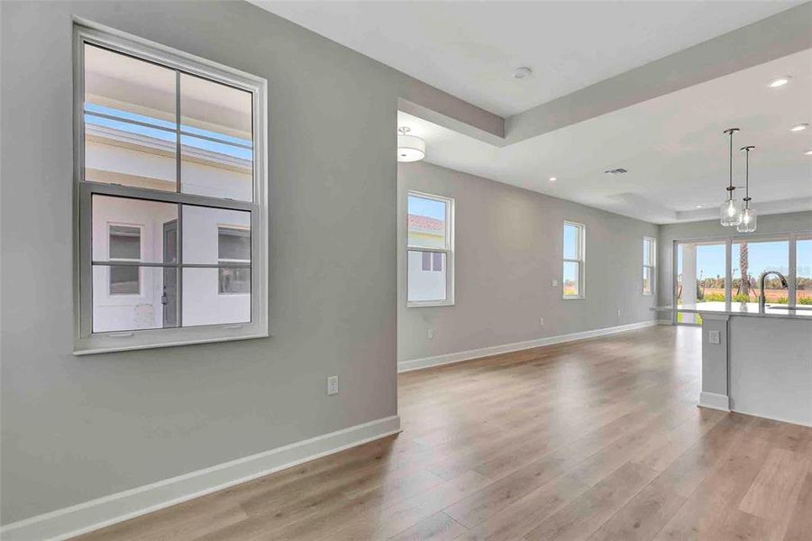 Spacious, unfurnished interior of a new home in Cresswind at Lake Harris, Tavares (Image 32).