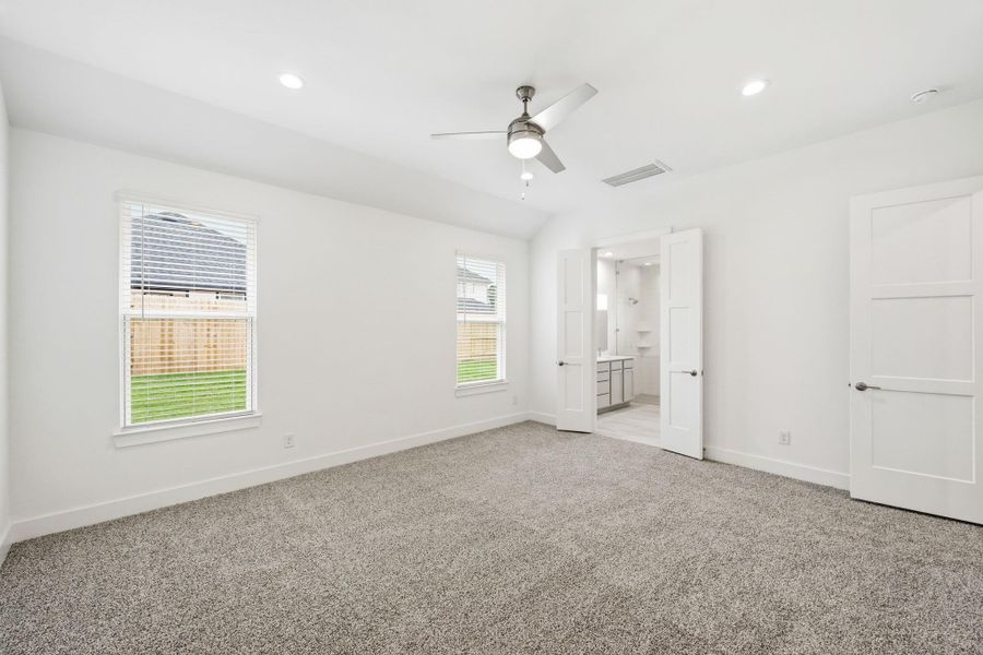 Spacious, unfurnished interior of a new home in Hills of Westlake, Conroe (Image 14).