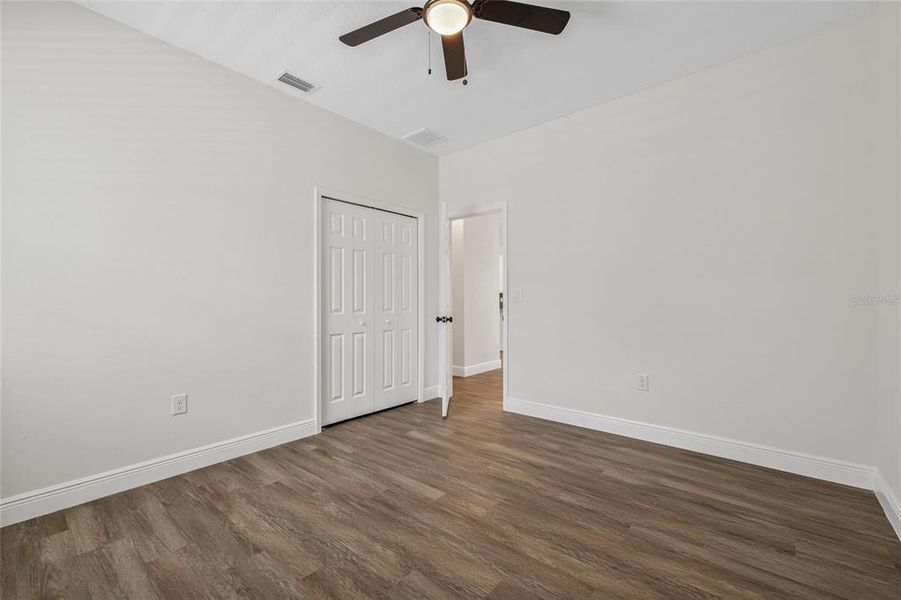 Spacious, unfurnished interior of a new home in , Tampa (Image 38).