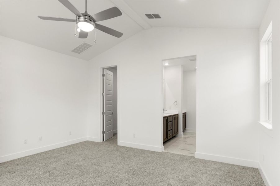 Spacious, unfurnished interior of a new home in The Enclave at Hidden Oaks, Georgetown (Image 15). Spacious, unfurnished interior of a new home in The Enclave at Hidden Oaks, Georgetown (Image 15).