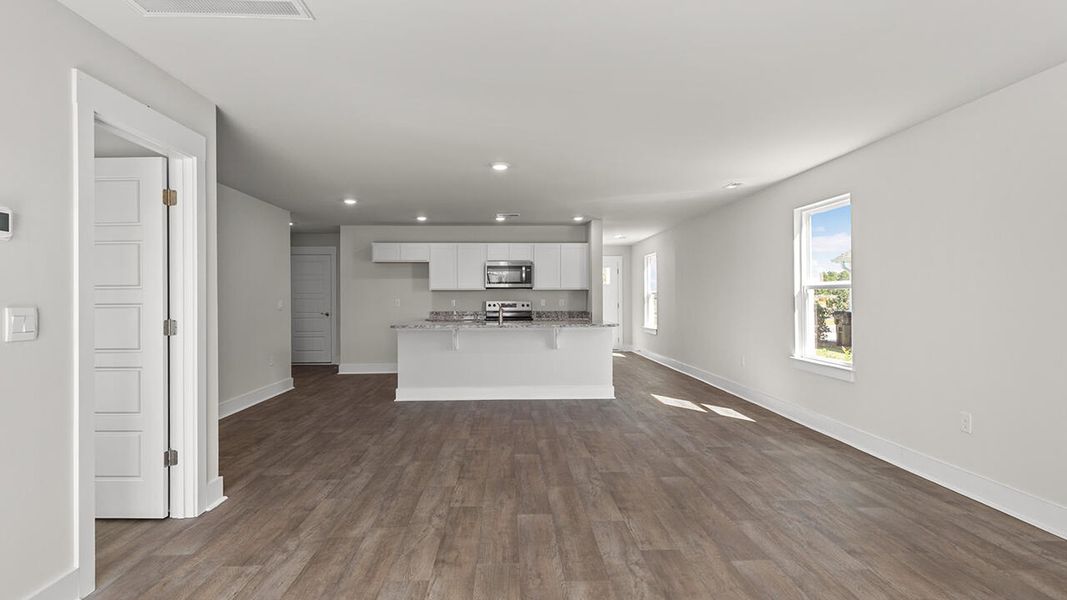 Spacious, unfurnished interior of a new home in Sidbury Station, Castle Hayne (Image 20).