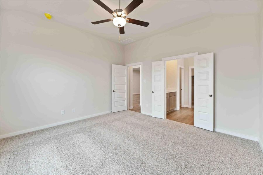 Spacious, unfurnished interior of a new home in Bluestem, Brookshire (Image 16).