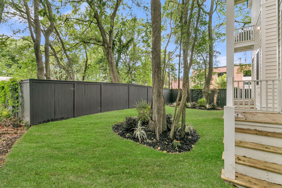 Exterior details and patio area of a home in , Charleston (Image 22).