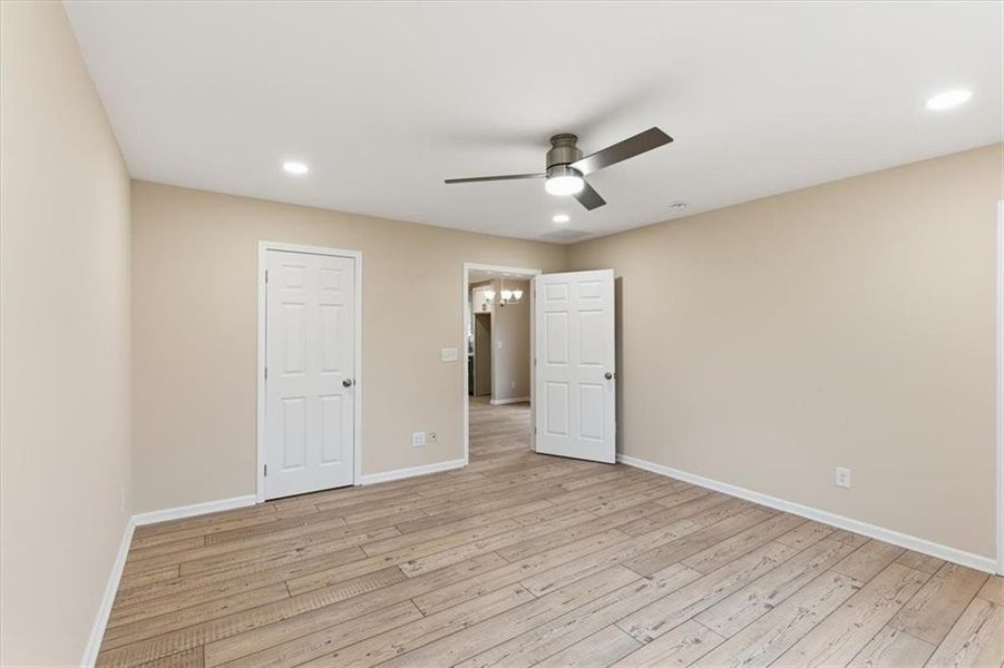 Spacious, unfurnished interior of a new home in , Taylorsville (Image 17).