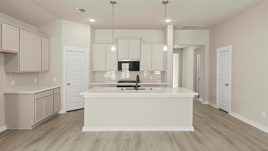 08. 2110 Sunnymede - Kitchen