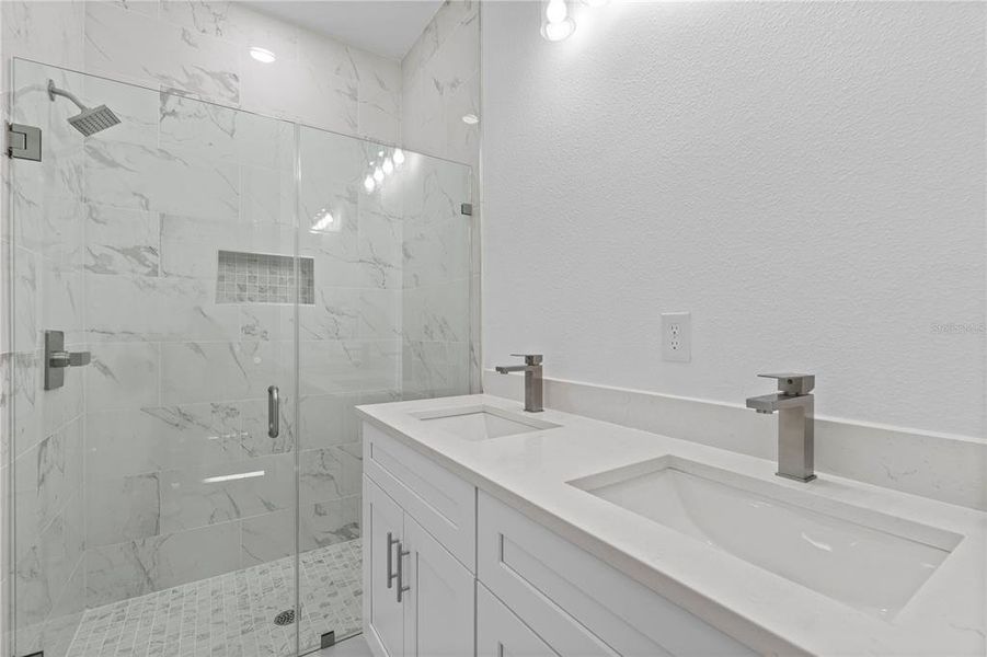 Furnished interior view inside a new home in , Dunnellon (Image 14).