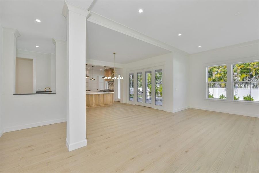 Spacious, unfurnished interior of a new home in , Tampa (Image 27).