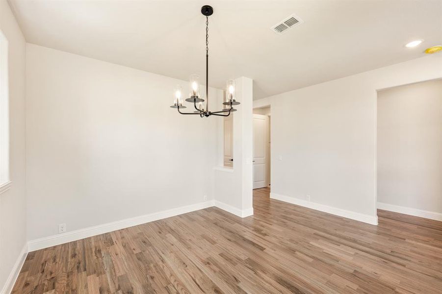 Spacious, unfurnished interior of a new home in Mockingbird Heights, Midlothian (Image 24).