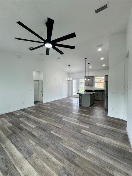 Spacious, unfurnished interior of a new home in , Ocala (Image 25).