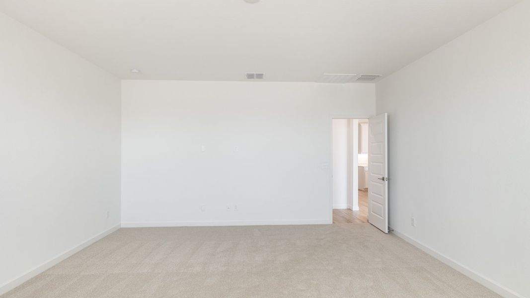 Spacious, unfurnished interior of a new home in Zanjero Pass, Waddell (Image 37).