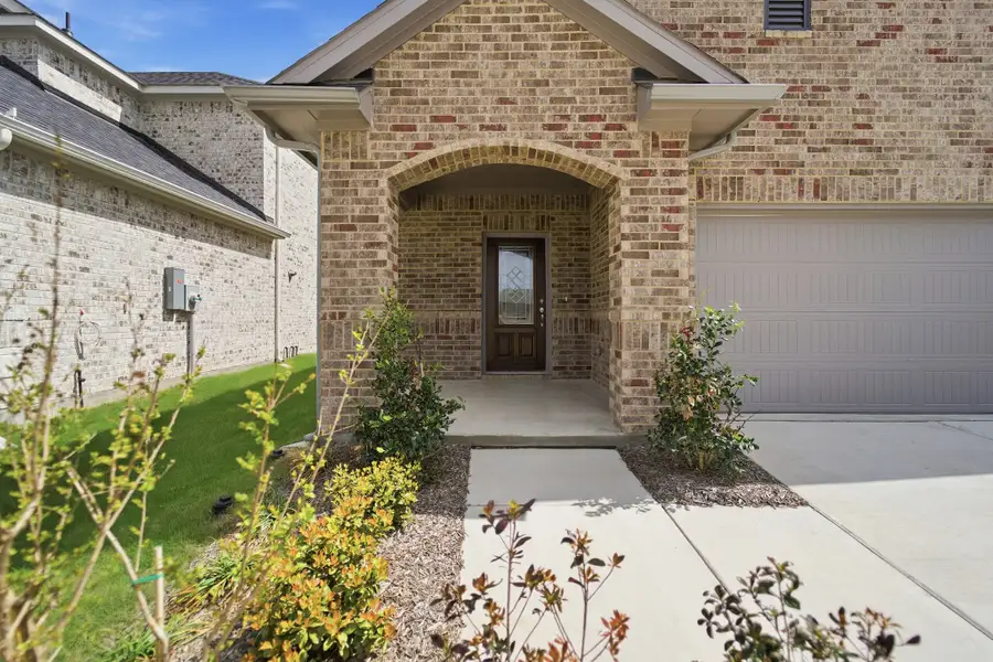 Exterior details and patio area of a home in Westridge, McKinney (Image 3).