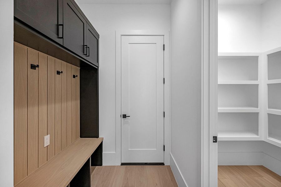 entry from garage to the kitchen