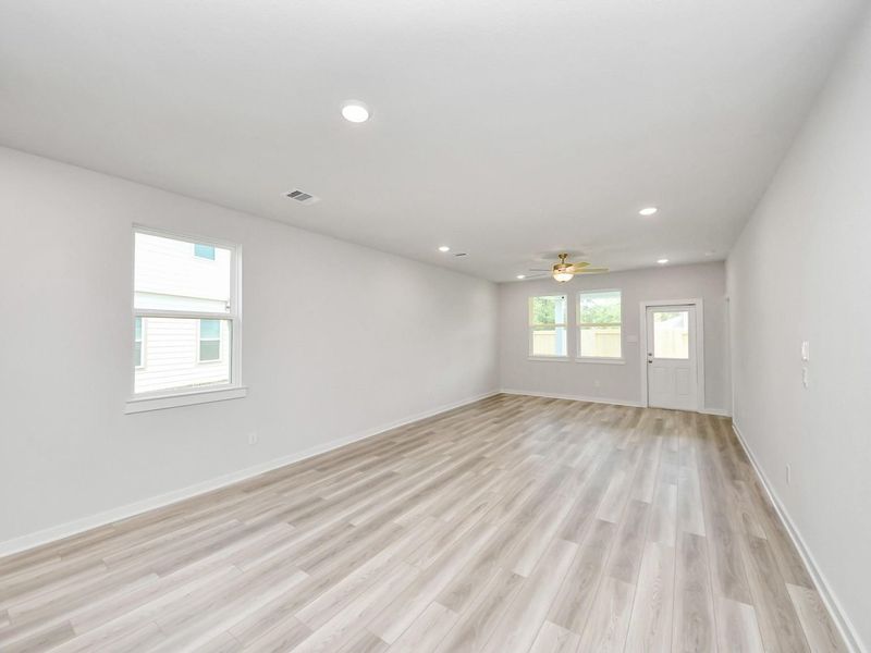Spacious, unfurnished interior of a new home in Liberty Estates, Cleveland (Image 20).