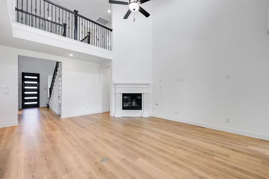 Spacious, unfurnished interior of a new home in Highland Lakes 50s, McKinney (Image 25). Spacious, unfurnished interior of a new home in Highland Lakes 50s, McKinney (Image 25).