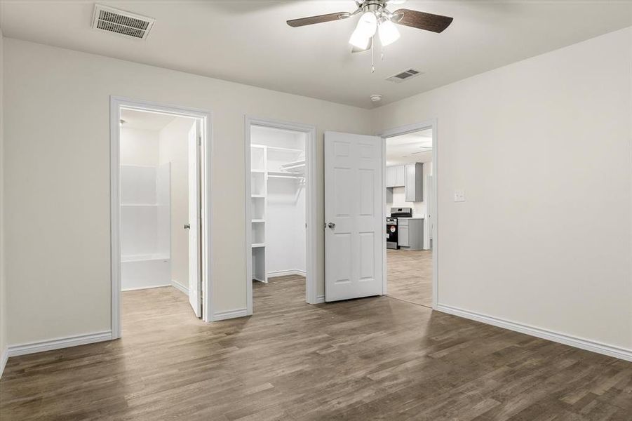 Spacious, unfurnished interior of a new home in , Wills Point (Image 20).