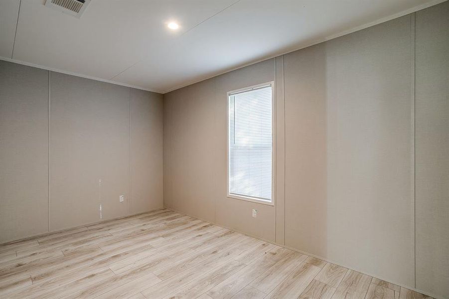 Spacious, unfurnished interior of a new home in , Granbury (Image 35). Spacious, unfurnished interior of a new home in , Granbury (Image 35).