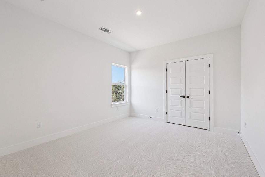 27 web or mls Robin Trail S1302 027