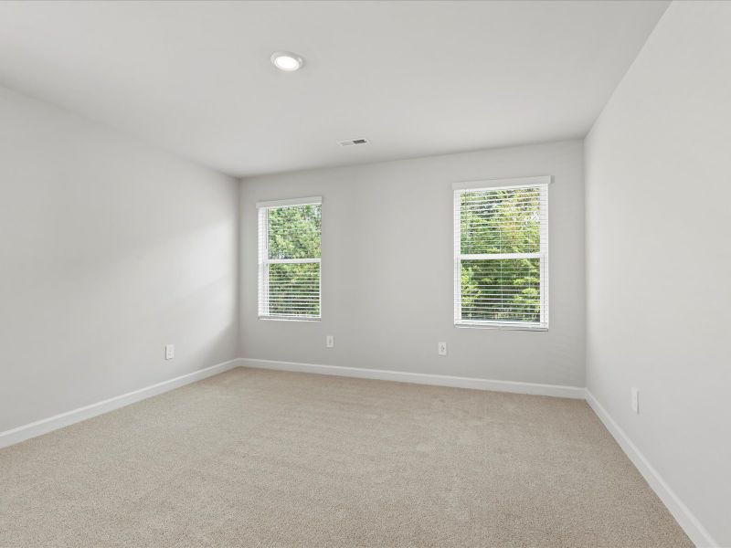 Spacious, unfurnished interior of a new home in Avalon Townes, Lyman (Image 17).
