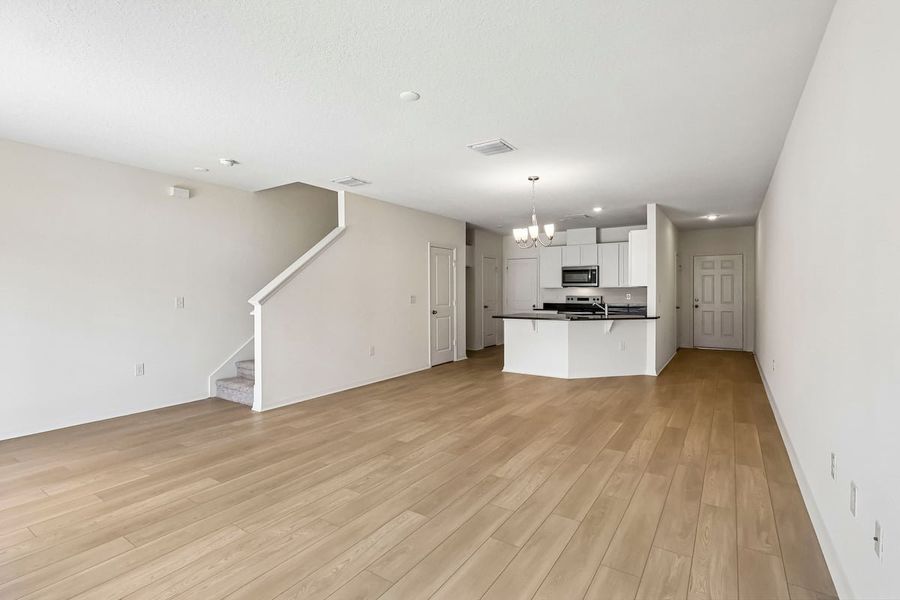 Spacious, unfurnished interior of a new home in Reserve at Forest Lake Townhomes, Lake Wales (Image 12).