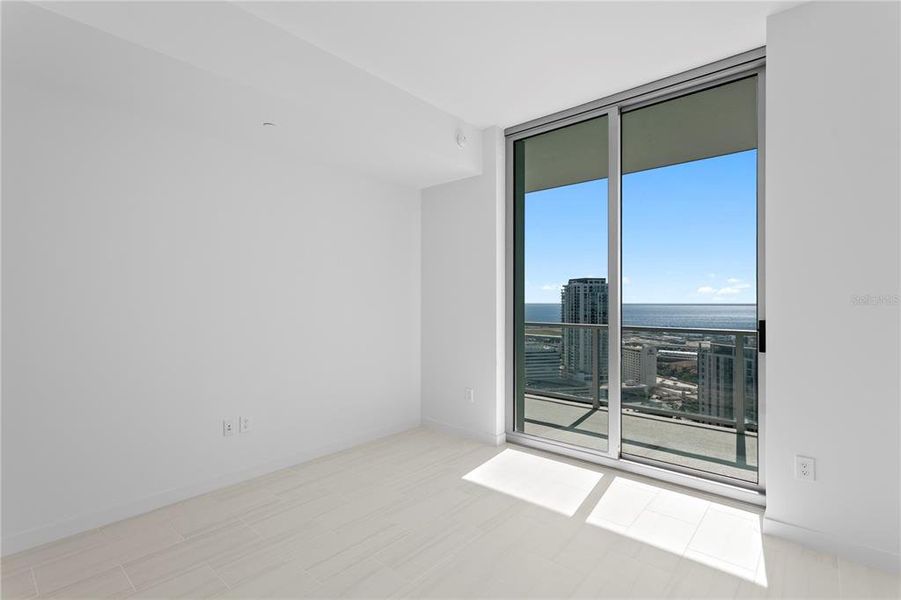 Spacious, unfurnished interior of a new home in , St. Petersburg (Image 67). Spacious, unfurnished interior of a new home in , St. Petersburg (Image 67).