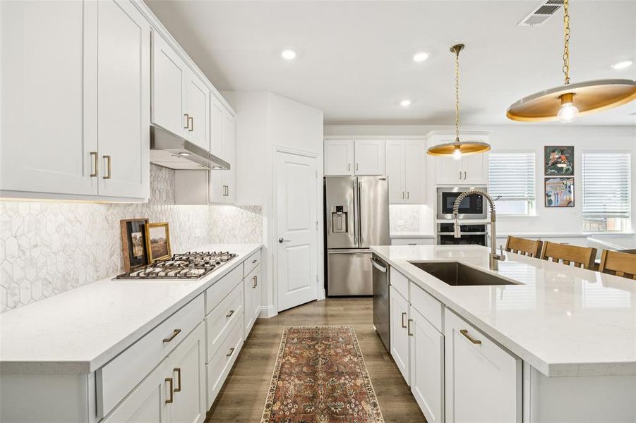 Furnished interior view inside a new home in Stoneridge, Melissa (Image 10).