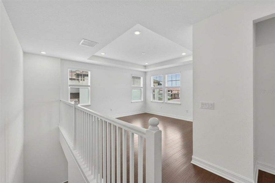 Spacious, unfurnished interior of a new home in SouthShore Yacht Club, Ruskin (Image 59).