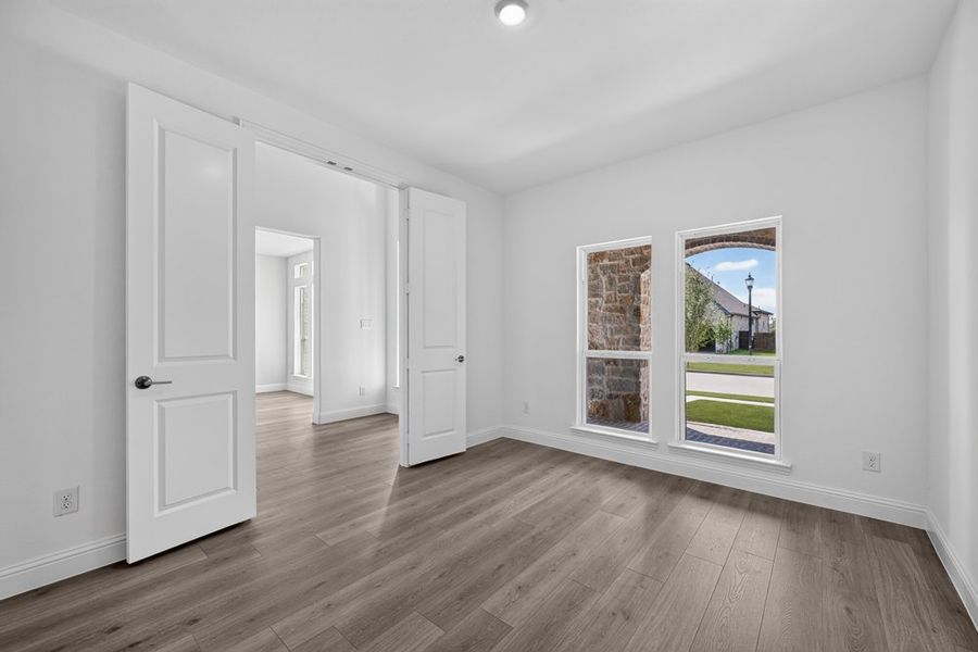 Spacious, unfurnished interior of a new home in The Ridge at Northlake, Northlake (Image 23).