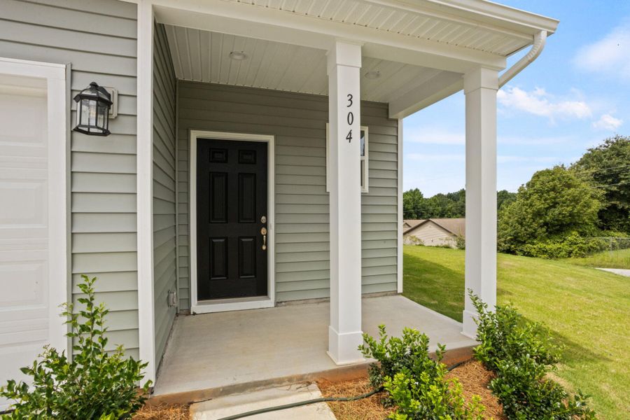 Exterior details and patio area of a home in Bellevue, Greenville (Image 3).