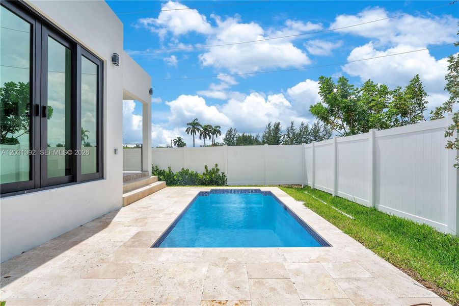 Exterior details and patio area of a home in , Hollywood (Image 22).