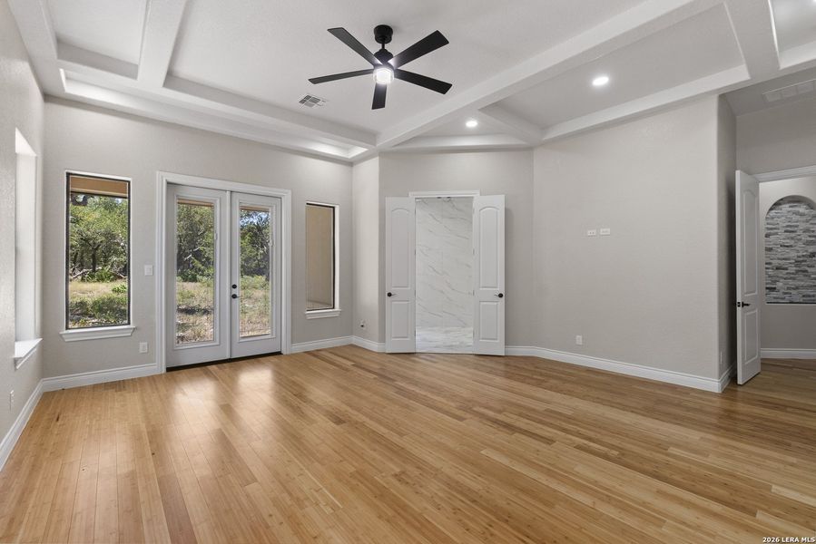 Spacious, unfurnished interior of a new home in , New Braunfels (Image 35).