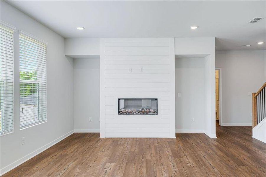 Spacious, unfurnished interior of a new home in Parkview Estates, South Fulton (Image 16).